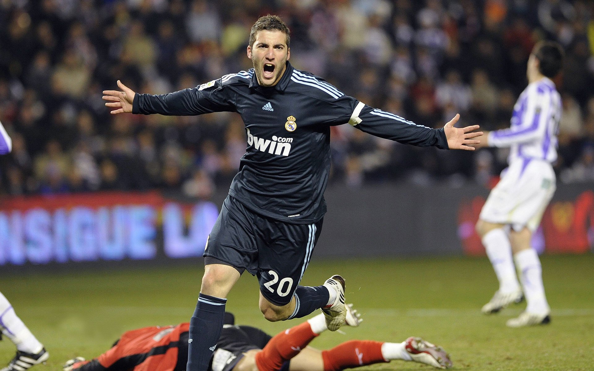 “运动舞蹈：舞者在金牛区城北体育馆将如何将力量与美学完美结合？”